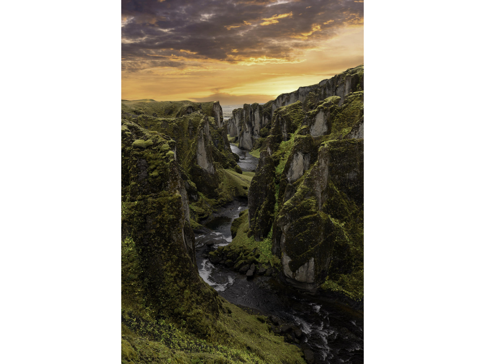 Fjadrargljufur Canyon